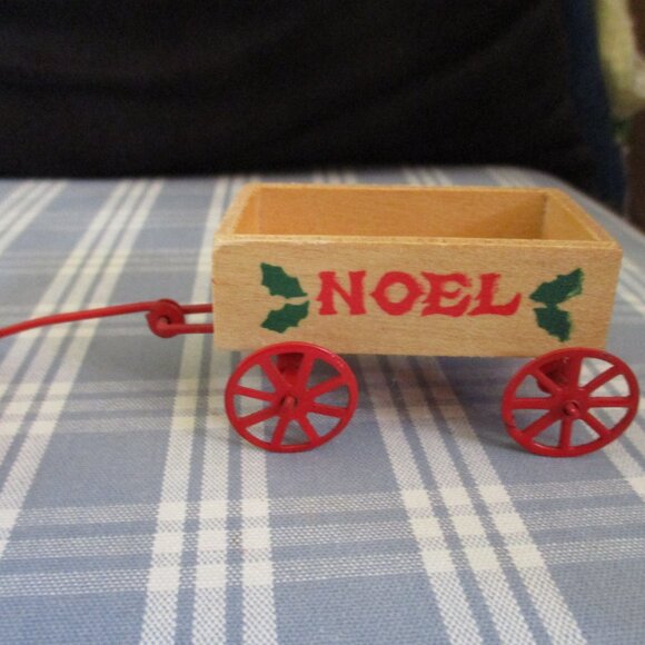 FINAL SALE Santa Liddle Kiddle Mattel & Russ Berrie baby Santa Troll Doll Wagon - Picture 7 of 12